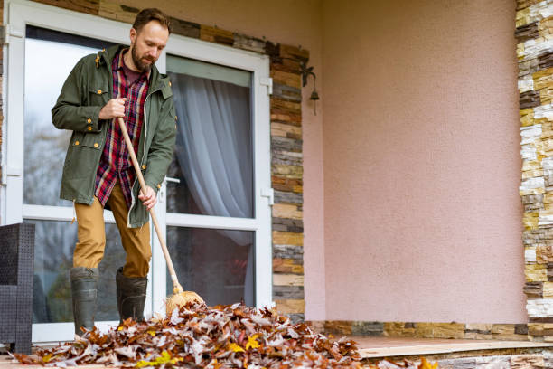 Best Construction Debris Removal  in Luxemburg, WI